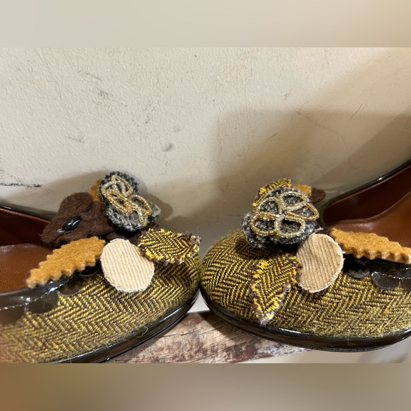 Moschino Cheap and Chic Tweed Pump Shoes - Picture 6 of 7